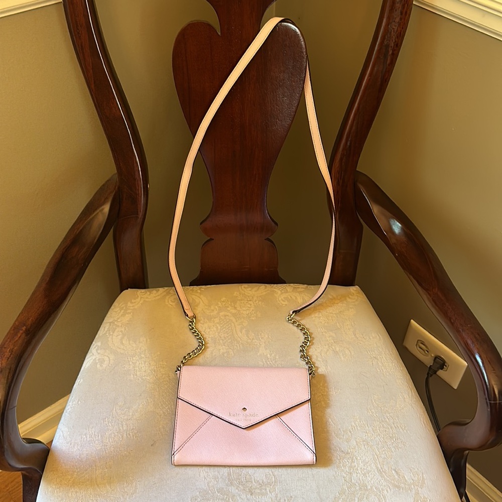 Kate Spade pink Saffiano leather envelope crossbody in EUC